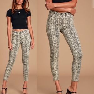 🆕 Blank NYC Snake Print Cropped Skinny Jeans
